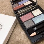 叶恭子さんプロデュースのアイシャドウ✨..ラメと発色がとても綺麗で角度や光によって輝き方が変わる〜！🥰..個人的に赤とゴールドがお気に入り💕..#ディフストーリ&hellip;のInstagram画像