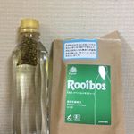 ペットボトルに吊り下げるだけで簡単に美味しいルイボスティーができます。南アフリカの風を感じながらいただきます。 #タイガールイボスティー#ルイボスティー#生葉ルイボスティー#オーガニッ&hellip;のInstagram画像