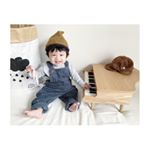 町の広報誌にのせるお誕生日フォト撮影in我が家載せるつもりなかったのに、写真送れと町から督促の郵便が届き笑早速今撮影！そういえば11月生まれは2人しかいないもんな&larr;田舎かつ少子&hellip;のInstagram画像