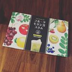 ☻﻿﻿フルーツモリンガスリムをお試しさせて頂きました。﻿﻿乳酸菌やプラセンタ、ビタミンなど90種類以上の栄養素を含んでいると🙄﻿中でも乳酸菌はなんと1000億個とな！多すぎてびっく&hellip;のInstagram画像