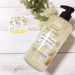 🎼.&bull;*&uml;*&bull;.&cedil;&cedil;🎶アーティフィシャルフラワーが、たくさん散りばめられた可愛いボディーシャンプー『Leivy ファンタジーボディシャンプー カモミール』🎼.&bull;*&uml;*&bull;.&cedil;&cedil;🎶✩✩保湿成分&hellip;のInstagram画像