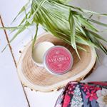 すっかり寒くなりましたね&hellip;お肌も急にカサカサになってきました&hellip;.洋服ももちろん衣替えしましたが私のポーチも衣替え💄しました日焼け止めや虫除け、虫刺されを縮小して「100%pur&hellip;のInstagram画像
