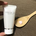 ベールアンドコー﻿マイルドソルトウォッシュ﻿﻿角を丸く加工した優しい塩の力で毛穴汚れをスッキリ綺麗にしてくれる洗顔です🌟﻿毛穴の詰まりが無くなれば肌の内側から潤いが出てきてスキン&hellip;のInstagram画像