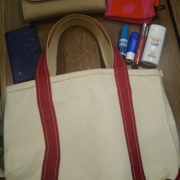 「少数荷物派です」【30名募集】鞄の中身と一緒にお洒落に撮影＆投稿！ローズフレグランスサプリモニター大募集！の投稿画像