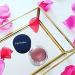 誰でも簡単プロ級メイクを叶えてくれる 『マクレールスパークルアイジェム』RD101 / 1,500円(税抜)先月発売された新色2色のうち今回使ってみたのは秋にぴったりな「ニュアンスバーカン&hellip;のInstagram画像