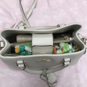 「大人の女子♪」【30名募集】鞄の中身と一緒にお洒落に撮影＆投稿！ローズフレグランスサプリモニター大募集！の投稿画像