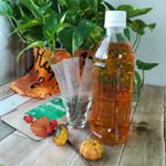 今朝は快晴☀今日がパレードだったら良かったのにな〜。 ..さてと昨夜仕込んでたルイボスティーを持って出勤です。あー行きたくない😅 ..🔸オーガニック生葉（ナマハ）ルイボスティー&hellip;のInstagram画像