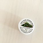 ...【ホーリーバジル　インフューズドバーム】手足はもちろん、毛先やリップとしても使えちゃう万能バーム♡私は季節問わず指先が乾燥しやすいので指先中心に使用♡香りはほぼ無臭。&hellip;のInstagram画像