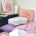 我が家の#ベッドルーム 🌸..#newin した、#読書枕HONTO が、良すぎるので情報シェアします☆..私は、本を読むのが昔から好きで、寝る前は必ず毎日、#&hellip;のInstagram画像