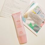 こんばんは、まぐです😌.最近なんか朝5時とかに目覚めて、二度寝しちゃうんだけど、どうして二度寝するとあんなに起きるのが辛くなるんだろう？😇😇...さて、このお洒落な化粧品。&hellip;のInstagram画像