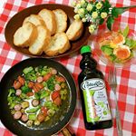 ..今日のおつまみ🍷🇮🇹﻿﻿アヒージョとサラダにこのエクストラヴァージンオリーブオイル使ったけど美味しい🍕🥗﻿スクイーズタイプになってるから液だれしなかった✨﻿﻿#コス&hellip;のInstagram画像