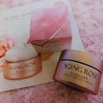 将来の肌にも自信が持てそう。開封した瞬間から良い予感がしたんです。こちらはオールインワンジェルクリームエイジングローズエイジングケアのためのオールインワンで化粧水・&hellip;のInstagram画像