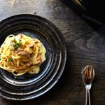 カルボナーラ🍝いただいた焼豚、まずは味噌焼豚で旨味たっぷり濃厚カルボナーラでいただきます😋焼豚はジューシーでしっとり柔らかく、風味や深みも楽しめます🐽#おうちごはん #晩ごはん&hellip;のInstagram画像