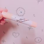 ୨୧ オタスケコスメ スポットレタッチエッセンスコンシーラー OC《&yen;1,200》.今回紹介するのは目元用美容液コンシーラーです！しわによる化粧崩れやくすみやクマに効く1本2役のコンシーラ&hellip;のInstagram画像