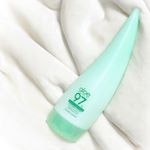 ！ホリカホリカ　アロエ97%スージングローション.あのHOLIKA HOLIKAさんから、アロエのローションが新発売🌟ジェルよりも保湿度がぐ~んとUP！！.アロエの水分感を&hellip;のInstagram画像