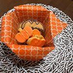 ✩Happy Halloween!!・・今日で10月も終わりですね。早い！・・みつろうラップのキットを頂いたので、ハロウィンクッキーのお皿替わりにしてみました☺︎・&hellip;のInstagram画像
