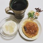 プレミアムフローズンくりーむパンでお馴染みの八天堂さんのフレンチトースト。お取り寄せはクール便で届きます。1箱5個入り、個別包装の高級感♩一人暮らしでもファミリーでも食べたい時に食べた&hellip;のInstagram画像