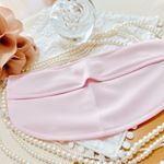 そろそろ寝まーす( ˘&omega;˘ )zzz寝る時はこれ着けて寝てます☆めっちゃデカいマスクでそ（笑）😷✨ただのマスクではなく。息苦しくない「おやすみマスク」🌙*ﾟです☝️💞 もうすっ&hellip;のInstagram画像