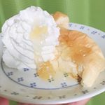 ..クリームパンといえば#八天堂 ！旦那さんと結婚してすぐくらいに義母さんに教えてもらってから私もすっかりファンになりました❤️.てっきり催事場とかで出会わないと買えな&hellip;のInstagram画像