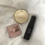 #フェイスフィックスミスト﻿﻿メイクの後には、このメイクキープスプレー！﻿﻿皮脂吸着パウダーが肌を整え、汗や皮脂による崩れを防いでくれる！﻿﻿これをつけるとキラキラのラメも夕方&hellip;のInstagram画像