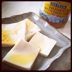 世界でいちばん空気がキレイな国、北欧エストニアで生まれた無添加、生はちみつ「メヴェダハニー」実は世界でも有名で、国民的な食材として多くの人に食べられていて、外交官やVIPへの贈答用としても重宝され&hellip;のInstagram画像