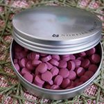 北海道赤ビーツタブレットをお試しして頂きました✨﻿﻿可愛い缶に入っています💡﻿﻿缶に入っていると持ち歩きにも便利ですよね！！﻿﻿240粒入りです。﻿﻿毎朝・毎夕の食前に&hellip;のInstagram画像