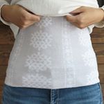 白い服が多いので雪の花が好きです❄️️.足の冷えが辛いので、仕事中は靴下3枚(五本指靴下、タイツ、もこもこ靴下)🧦.寝る前は電気毛布で布団を温めて、なるべく足首まで隠れるパジャマやスウ&hellip;のInstagram画像