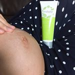 今まで使っていた妊娠線クリームがなくなってしまったので、新しい妊娠線クリーム(mitete)を試してみました🥰❤️これすごくて、香料・着色料不要なのにとてもいい香り💜葉酸入りで塗ったら保湿が凄い💕&hellip;のInstagram画像