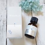ホワイトラッシュHQ美容液✨ハイドロキノンを5%配合した美容液✨✨ ハイドロキノンはアメリカで肌の漂白剤と言われるほどの成分👍️ メラニン色素を薄くするのに効果的と言われている成分だから、シミ&hellip;のInstagram画像