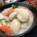 .こんばんはー🙌🏻🙌🏻🙌🏻.今日は昨日バースデーだった次女#shiーchan のリクエストで（笑）クリームシチューだよ！次女しかシチュー好きじゃなくてこんな日にしか作らない・・・ #誕生日&hellip;のInstagram画像