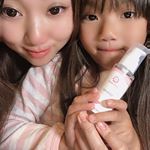 今日は大好きな娘ちゃんとクリスタルビューティSQオイルを使いました💐.....スクワランは肌細胞に酸素を行き渡らせてくれ、お肌の新陳代謝を高めてくれ、お肌のターンオーバーを促進&hellip;のInstagram画像