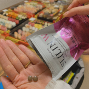 「こんな感じで背景と商品をきちんと撮影します！」写真好きな方歓迎☆　商品写真を撮影してくださる方大募集！の投稿画像