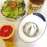 ✩ビタミンCたっぷりで風邪を引きやすいこの時期にもピッタリ！のレモンを使って、ドレッシングを作りました☺︎・・酸味の強いレモンは気の巡りを良くして、肝の働きを高めてくれるので、イライラ&hellip;のInstagram画像