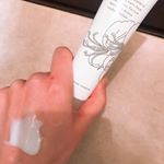 トライアルキットを試してみました🧖&zwj;♀️.まずは1枚目:クレンジング想像以上にとろとろ！流れちゃうくらいのとろとろさです。このとろとろ具合とメイクが絡み合う感じで優しく洗い流されます💧&hellip;のInstagram画像