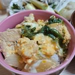 だし醤油で親子丼作ってみました！とーってもだしが効いてておいしかった！色が薄いからどうなんだろうと思ってたけどちゃんと効いてておいしい！！鳥もも&鳥むね肉で豪華に✨とろとろにできたー✨&hellip;のInstagram画像