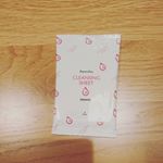 ピュアヴィヴィ クレンジングシートのサンプルモニターをさせて頂きました✨大判のシートで、じわ～とメイクに馴染ませるとスルッと落ちて気持ちいい😆🎶ダブル洗顔不要なので時短にもなりますね✌️#&hellip;のInstagram画像