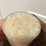 開けた時からお米の粒が大きい！！炊くと粒がふっくらしてて、ツヤッツヤ。TVでよく聞く、味が甘くてしっかりしてる、お米だけで充分美味しいご飯(*&acute;꒳`*) 夫と2人で大喜び･:*+.\(( &deg;&omega;&hellip;のInstagram画像