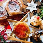 八天堂フレンチトーストwithサンタコリラックマ🌼おはようございます🙋@hattendo_official 様よりフレンチトーストをプレゼントしていただきました！八天堂のクリームパンは&hellip;のInstagram画像