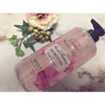 ..ついでにボディソープは今日から仲間入り♡花びら入りでおかわ映えだな🌸笑ボタニカルとか花系のもの選びがち🙋&zwj;♀️..#leivy_japan #レイヴィー #花びら香&hellip;のInstagram画像