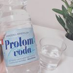 .高アルカリの軟水、プロロムヴォーダをお試しさせていただきました。セルビアではかなり有名らしくて、この度日本に初上陸したらしい！すごく飲みやすくて、ごはん炊く時に使ってもおいしかっ&hellip;のInstagram画像