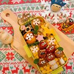 ....まっくろくろすけツリー✨🎄✨弁当.出来上がり〰️✋...突然ですが.👦息子くんのお話..彼は昔から.なぜかお薬が大好き💓&hearts;️❤️..子供のお&hellip;のInstagram画像