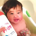 ✰アトピタ 保湿入浴剤・ローション今回は子供のケアのレビューです😀子供も私も肌の乾燥がやばいんです💦乾燥肌でほっぺがカサカサになってます( ꒪⌓꒪)そんなんで、こちら使ってみました！ ✩入&hellip;のInstagram画像
