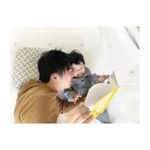 単身赴任、2週間が経ちました＊旦那さんもgakuも負担がかかってしまっていて、、私も慣れるまでもう少し時間がかかりそう。。 週末だけのお楽しみ時間＊父と子のいちゃいちゃ時間＊#絵本の読&hellip;のInstagram画像
