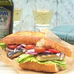 サンドイッチを作るときやお肉を焼くときやサラダを食べるときにオリーブオイルを使うことが多い😉色んな料理に使えて便利だよね😊#GOYA #オリーブオイルのある暮らし #エキストラバー&hellip;のInstagram画像