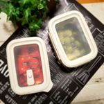 .【リベラリスタ　フードコンテナ】. ★シールタイプ 　自立するエアー弁がとっても便利🎵 ..★ロックタイプ　液漏れしない安心の4点ロック🎵シールタイプもロックタイプも一緒&hellip;のInstagram画像