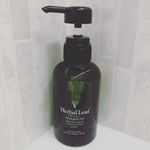 ✨オーガニックシャンプー ハーバルリーフ✨ ✔【妊産婦にやさしいマタニティマーク協賛】さらに日本ヘッドエステ協会代表理事推薦！✔【特長】美容のプロと共同開発した、髪と頭皮にやさしい弱酸性アミノ酸系&hellip;のInstagram画像