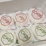 ✨八天堂　フローズンくりーむパン詰め合わせ✨私のところに届いたのは、小倉・抹茶・チョコ・檸檬・生クリーム(*&acute;︶`*)💕冷凍で届いたものを冷蔵庫で24時間解凍していただきます🍽八天&hellip;のInstagram画像