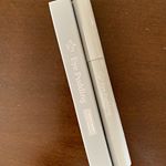 【レポ】アイプリン ピンクオークル 2ml &lsaquo;美容液入りコンシーラー&rsaquo;スマホの使用や育児の寝不足で目の下のクマが酷い私😣このコンシーラで目の下のクマをケアしてから手持ちのファンデで化粧をす&hellip;のInstagram画像