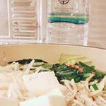 昨夜は岩深水を使った熱々もつ鍋＾＾美味しい水が、私の料理偏差値の底上げを助けてくれる♡「水が良いので、味付けも一からしたくなる」less is more お匙。#岩深水 #iwashi&hellip;のInstagram画像
