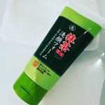 ユゼ 抹茶配合洗顔フォーム を使って顔洗ってみました(つд&sub;)ゴシゴシ元々はパウチタイプの容器で販売されていたんですが、2020年2月にチューブタイプの容器にリニューアルされる予定なんだそう。&hellip;のInstagram画像
